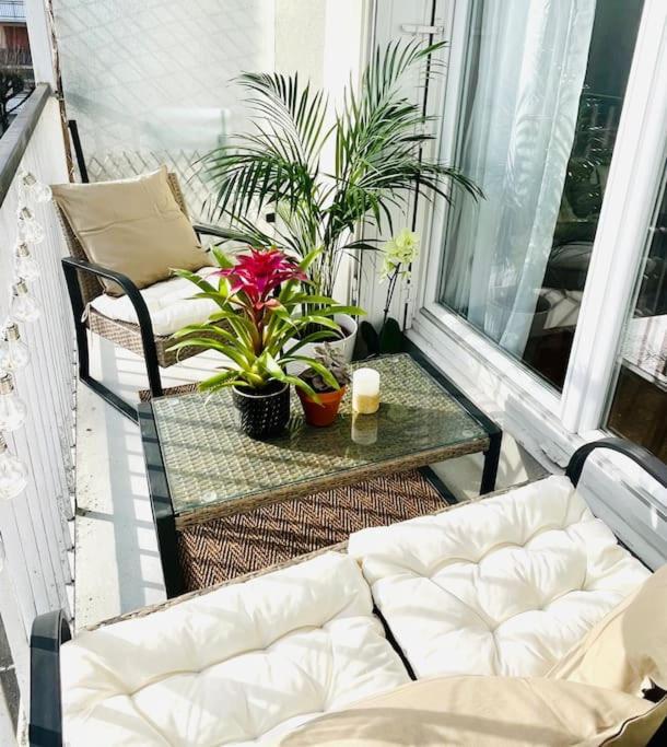Proche Chateau De Versailles Avec Balcon Vu Sur Une Foret Et Parking Gratuit Pour 5 Personnes Maximum Exterior foto