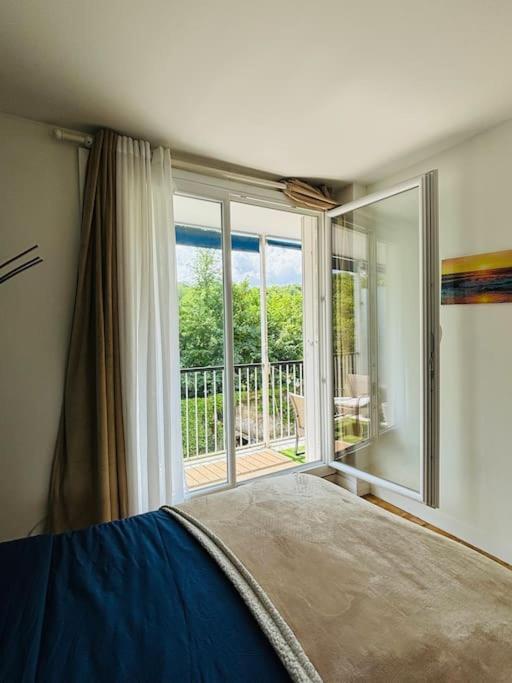 Proche Chateau De Versailles Avec Balcon Vu Sur Une Foret Et Parking Gratuit Pour 5 Personnes Maximum Exterior foto